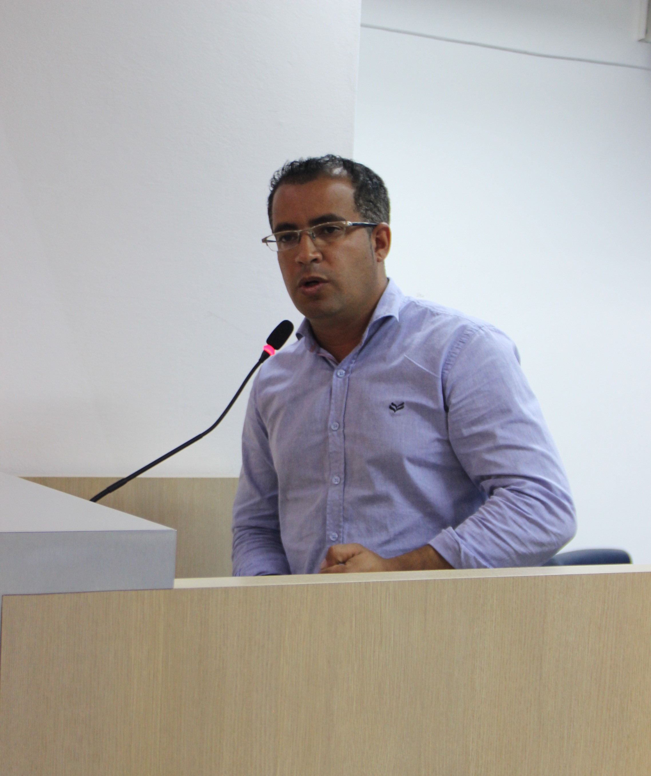 Projetos de Lei visam obrigatoriedade de álcool em gel em ônibus e agências bancárias