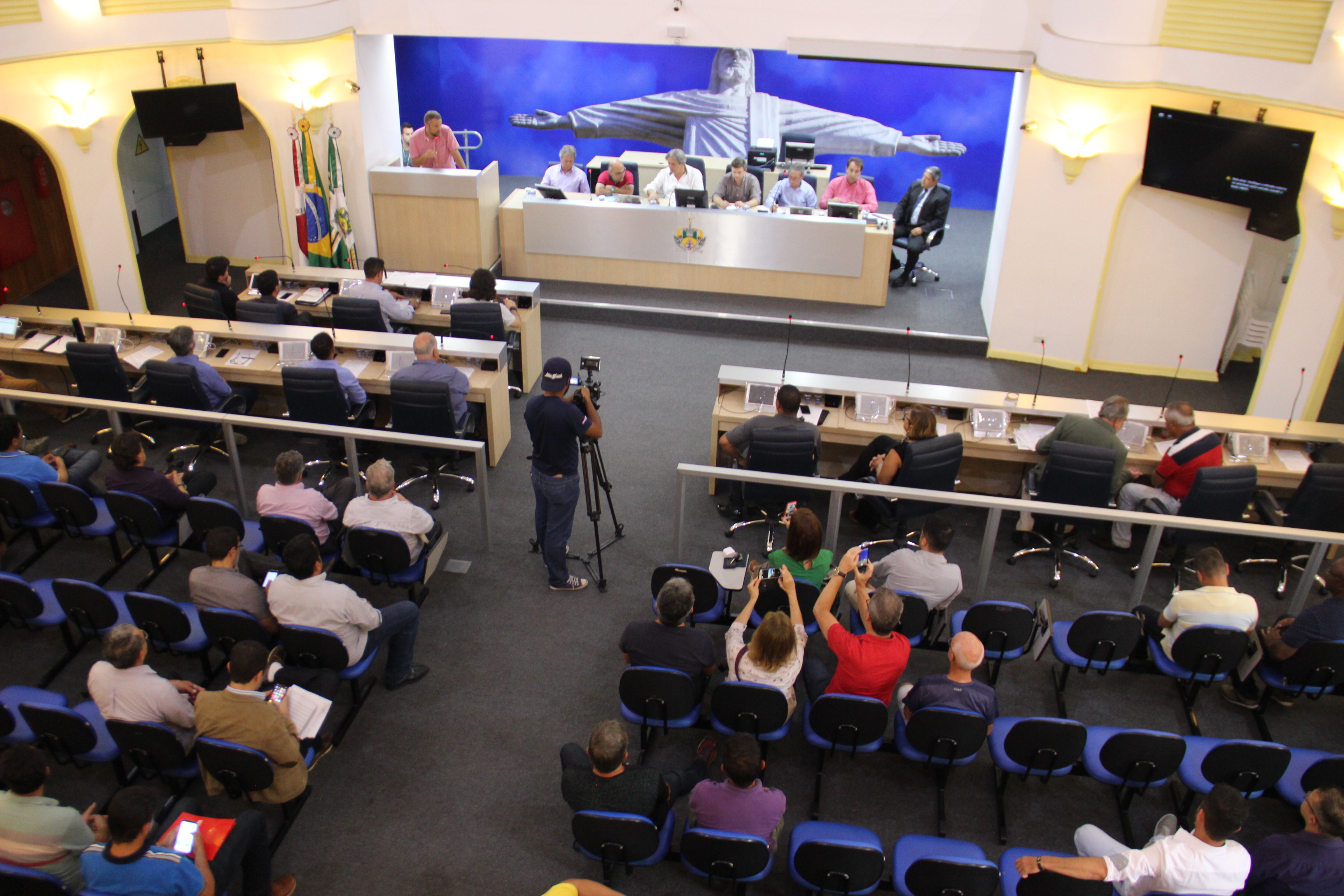 Projetos que autorizam contratação de operações de crédito são debatidos em audiência