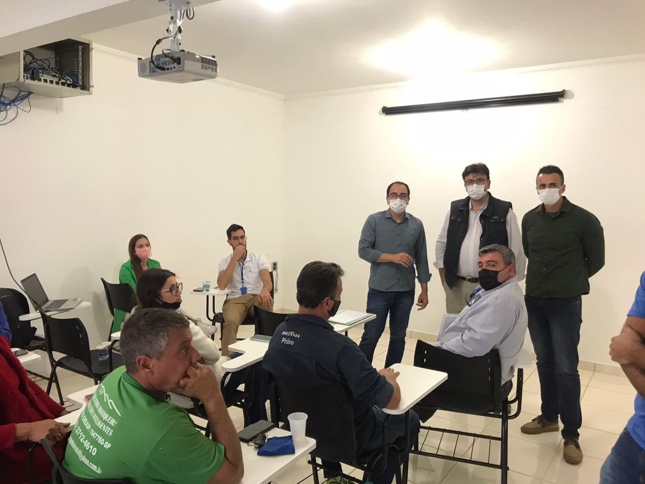 Reunião no bairro Córrego Dantas discute impactos da ETE-1