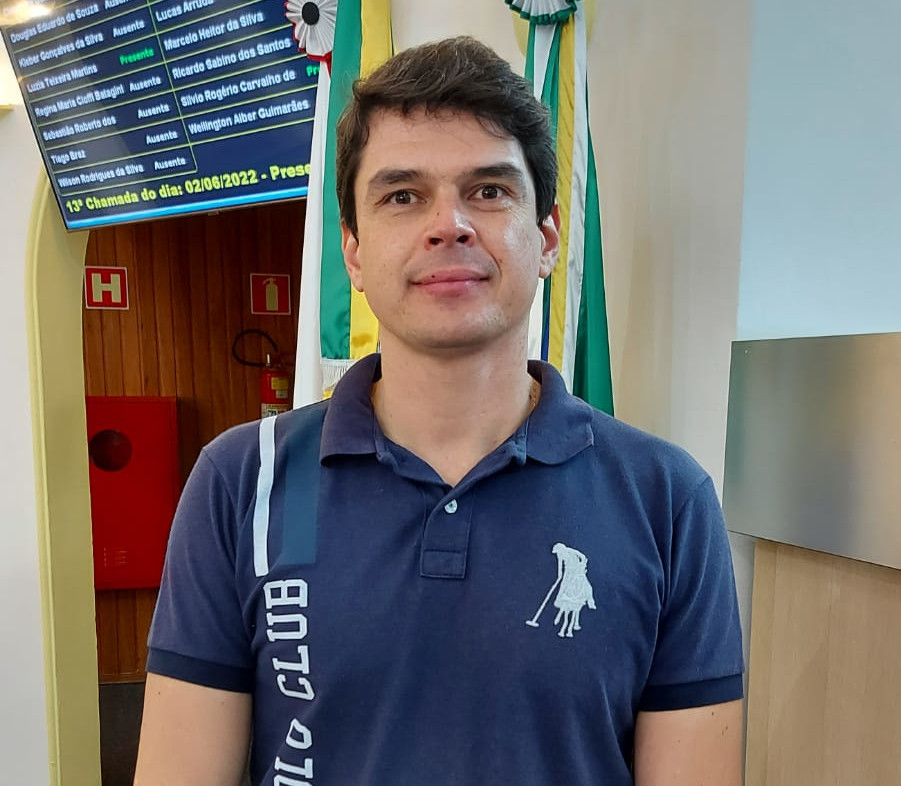 Ricardo Sabino solicita melhorias em entrada principal do bairro Conjunto Habitacional