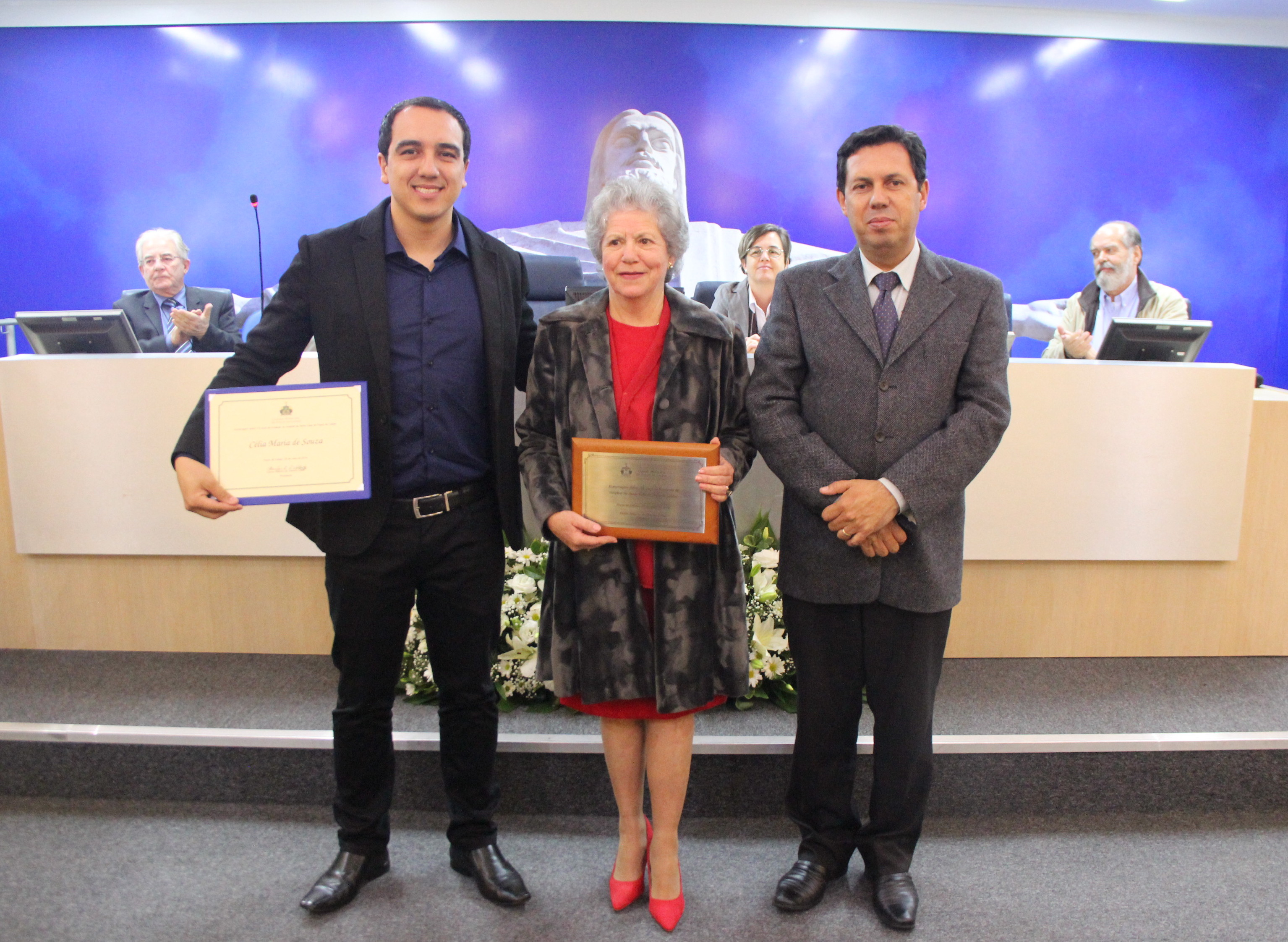 Santa Casa recebe homenagem dos vereadores