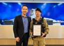 Vereador Aliff Jimenes homenageia sargento da PM por salvar criança vítima de incêndio