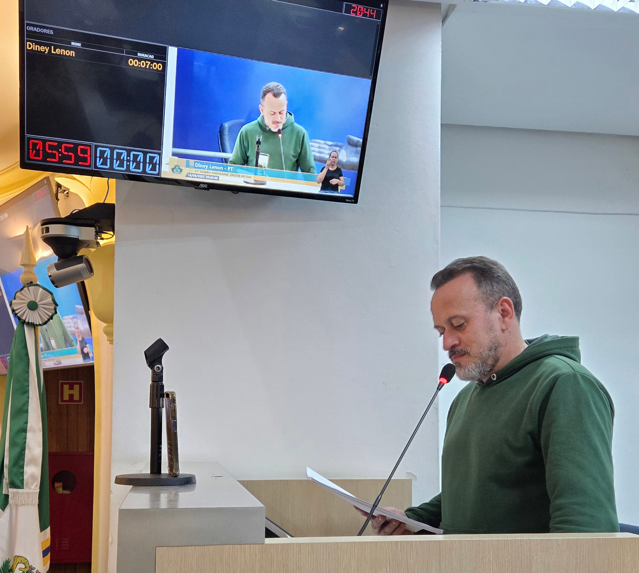 Vereador Diney cobra melhorias no trânsito da avenida Champagnat