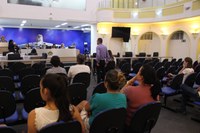 Vereadores discutem uso de sacolas plásticas e problemas causados ao meio ambiente