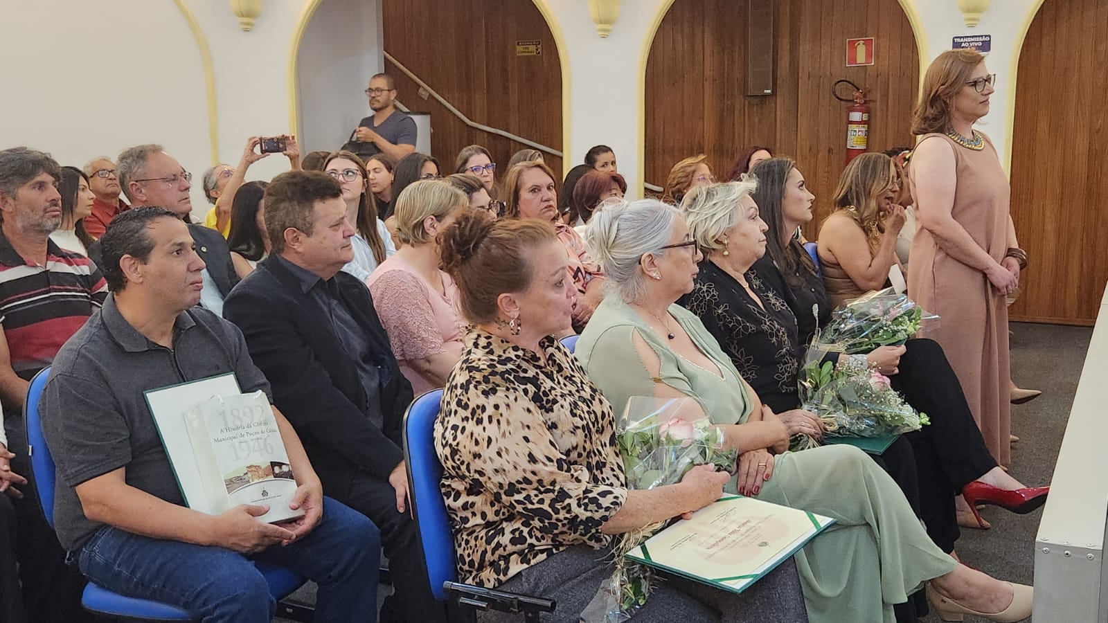 Voluntários recebem Diploma Jacques Rodrigues de Carvalho em homenagem da Câmara